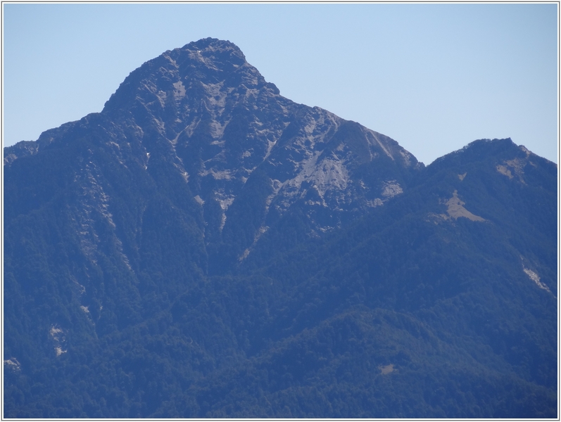 2012-03-05 11-34-28雪山東峰看中央尖山.JPG